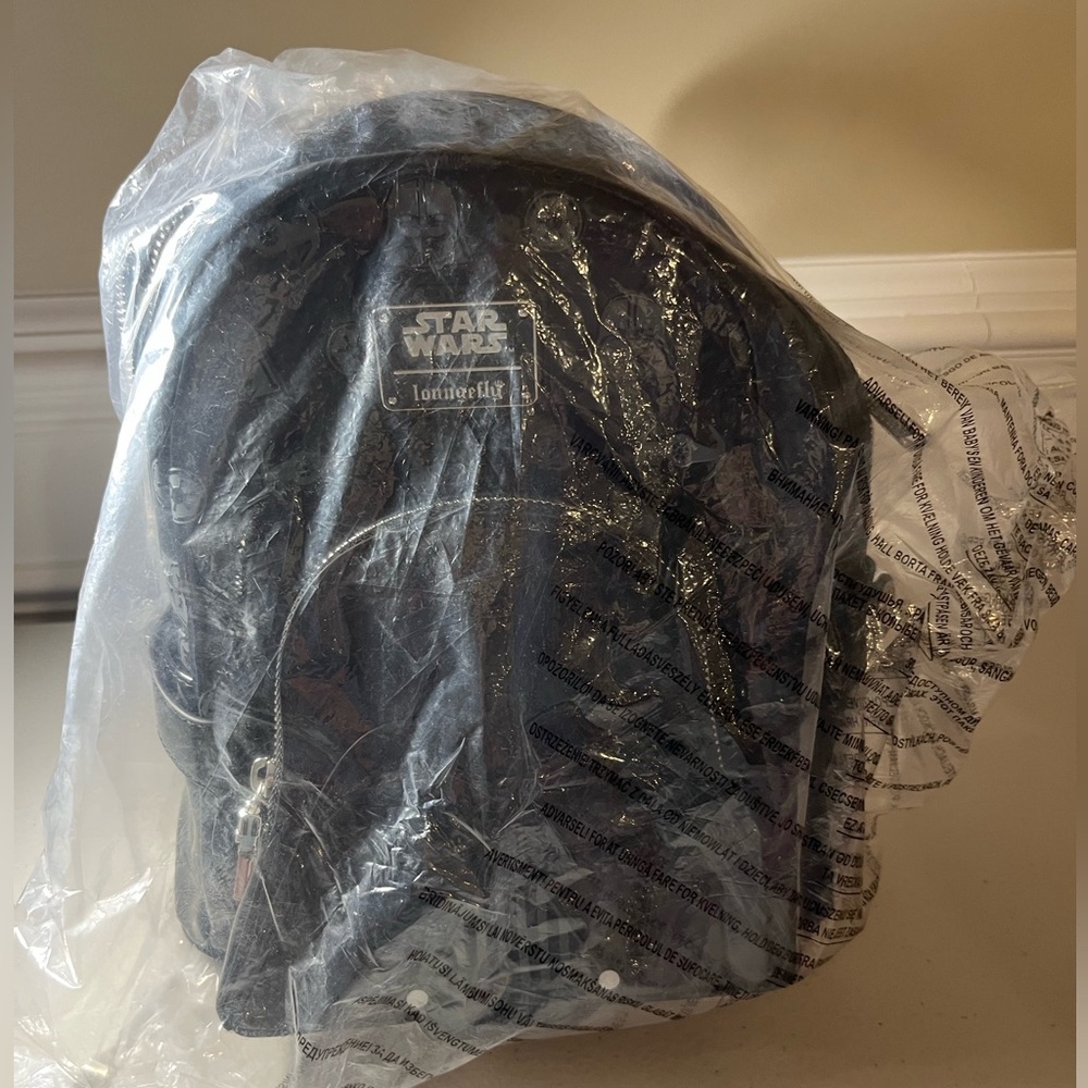 Loungefly x Star Wars - Darth Vader Backpack - NWT - Picture 3 of 3